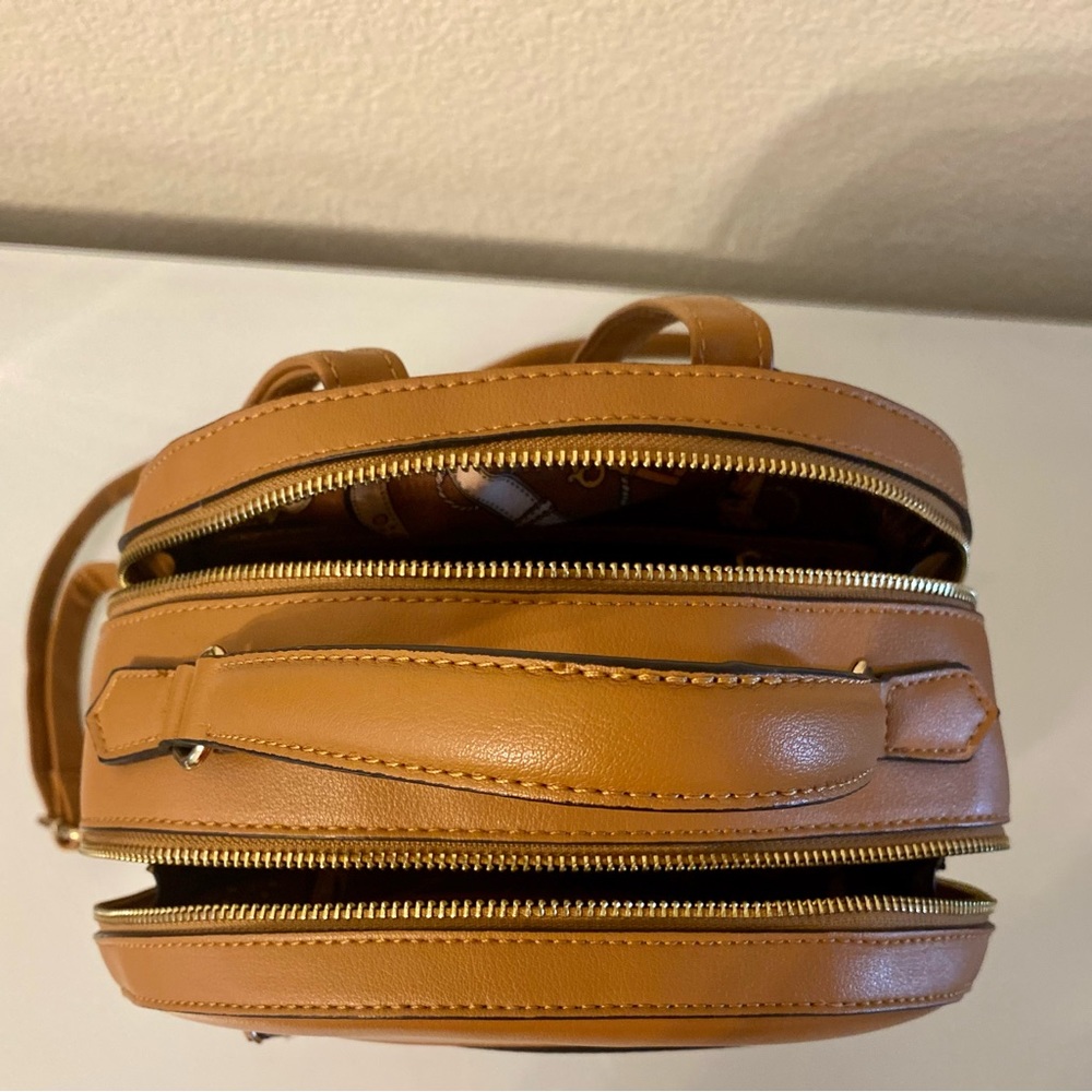 Small Backpack - Picture 5 of 5